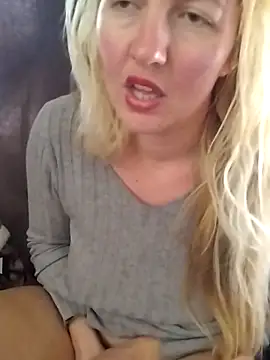 Snapshot of Mllesha74000 chatting on 11, 3, 2026 Mllesha74000 online show from 11, 3, 2026