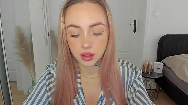 sexyCoralie online show from 10, 9, 2025