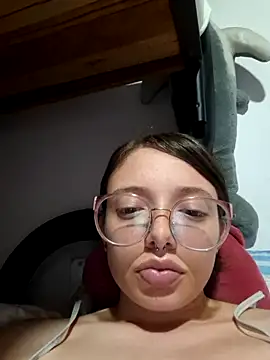 Snapshot of linda-schmidt chatting on 6, 7, 2026 linda-schmidt online show from 6, 7, 2026