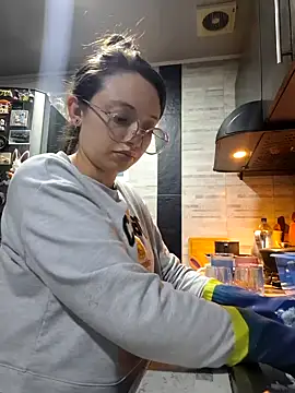 Snapshot of linda-schmidt chatting on 10, 2, 2026 linda-schmidt online show from 10, 2, 2026