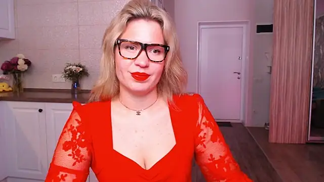 Snapshot of HotTiffani chatting on 22, 9, 2025 HotTiffani online show from 22, 9, 2025