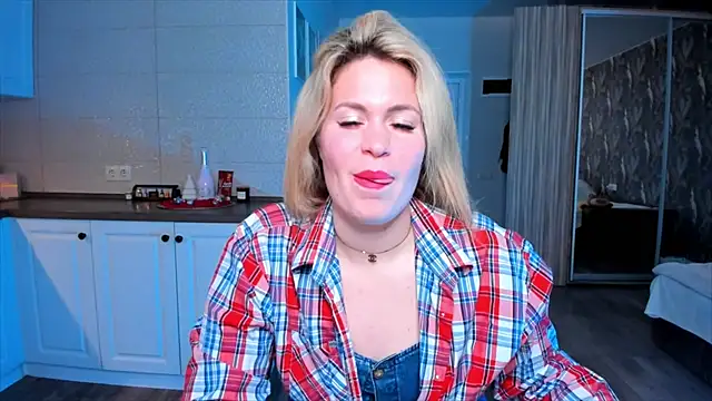 Snapshot of HotTiffani chatting on 12, 1, 2026 HotTiffani online show from 12, 1, 2026