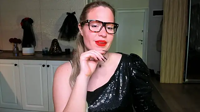 Snapshot of HotTiffani chatting on 26, 10, 2025 HotTiffani online show from 26, 10, 2025