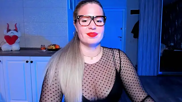 Snapshot of HotTiffani chatting on 26, 11, 2025 HotTiffani online show from 26, 11, 2025