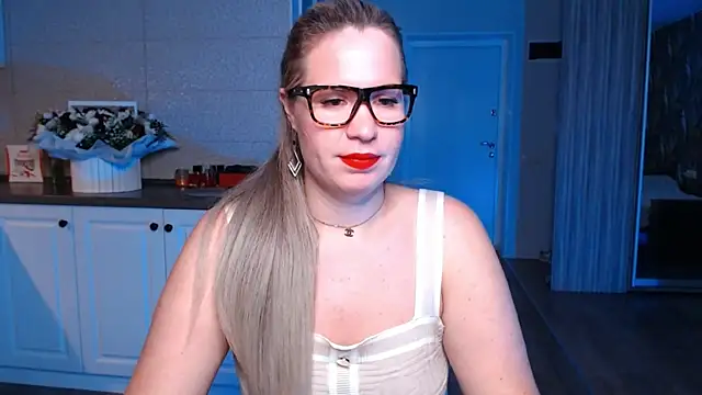 Snapshot of HotTiffani chatting on 14, 9, 2025 HotTiffani online show from 14, 9, 2025