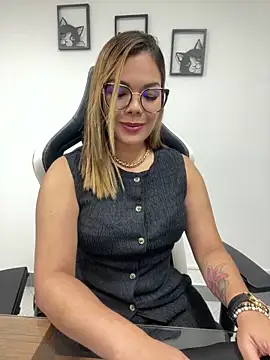 KellyBrooklyn  online show from 21, 3, 2025