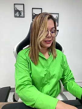 KellyBrooklyn  online show from 21, 2, 2025