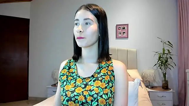 macarena vallejo online show from 3, 3, 2025