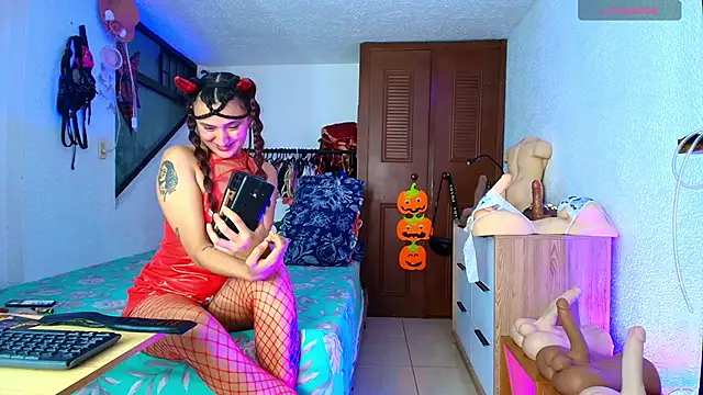 deepthroatlatina online show from 8, 10, 2025