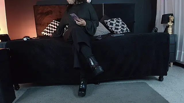  Jade 16 online show from 25, 9, 2025