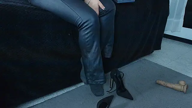  Jade 16 online show from 8, 11, 2025