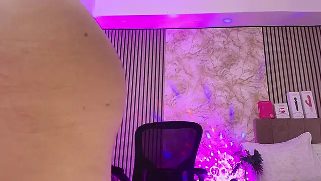 Snapshot of JuliRamirez chatting on 22, 2, 2026 JuliRamirez online show from 22, 2, 2026