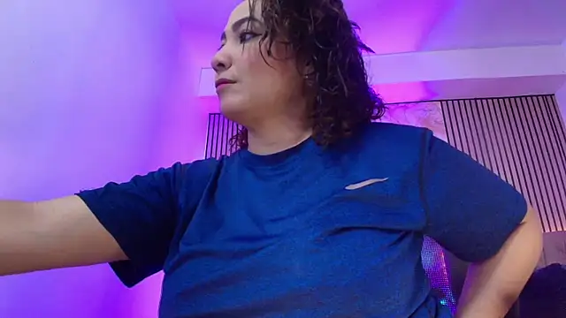 Snapshot of JuliRamirez chatting on 15, 4, 2026 JuliRamirez online show from 15, 4, 2026