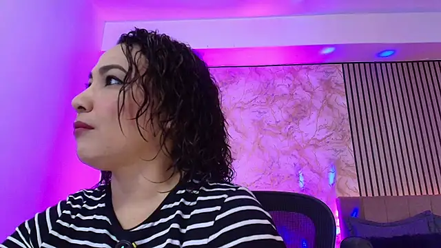 Snapshot of JuliRamirez chatting on 1, 4, 2026 JuliRamirez online show from 1, 4, 2026