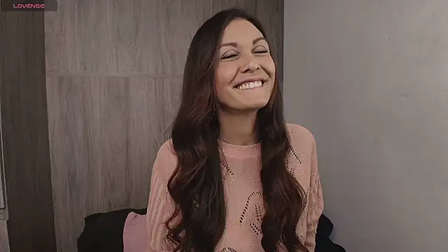 Swetisabella01 online show from 14, 4, 2026