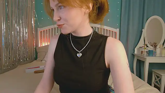Snapshot of GingerArin chatting on 5, 6, 2026 GingerArin online show from 5, 6, 2026