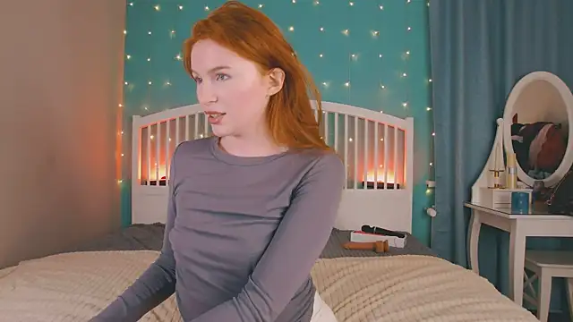 Snapshot of GingerArin chatting on 5, 12, 2025 GingerArin online show from 5, 12, 2025