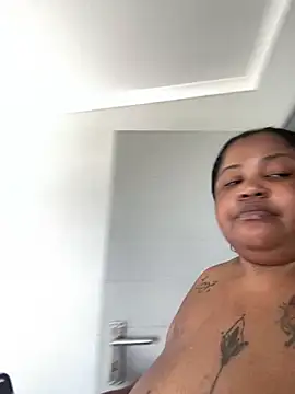 Snapshot of MissLola27 chatting on 2, 11, 2025 MissLola27 online show from 2, 11, 2025