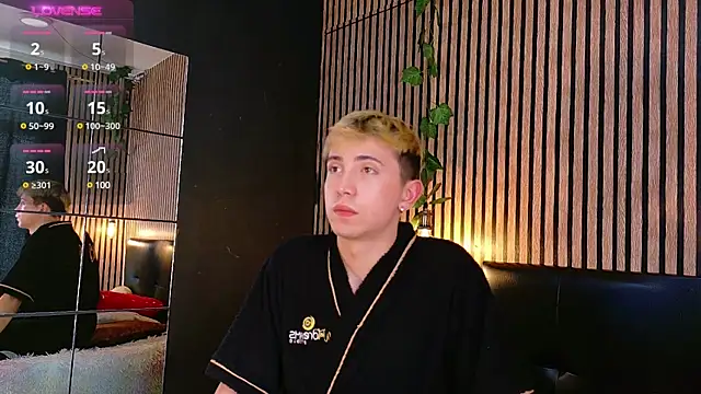 Chris Bennett online show from 4, 3, 2025