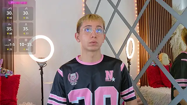 Chris Bennett online show from 8, 11, 2025