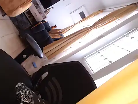 Snapshot of herreraisa_official chatting on 1, 11, 2025 herreraisa official online show from 1, 11, 2025