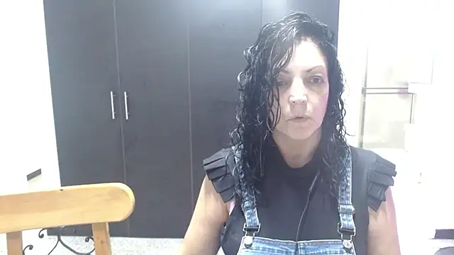 Snapshot of mijal_queen chatting on 26, 9, 2025 mijal queen online show from 26, 9, 2025