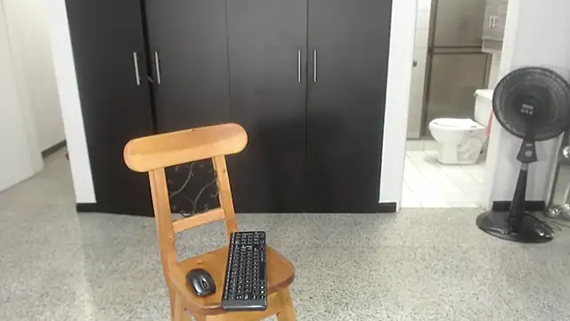 Snapshot of mijal_queen chatting on 28, 2, 2025 mijal queen online show from 28, 2, 2025