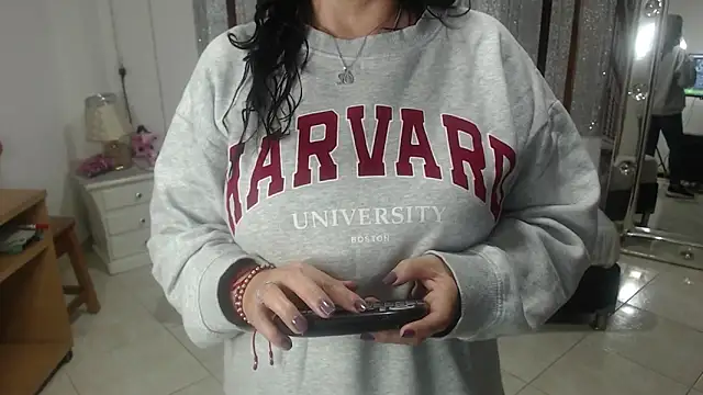 Snapshot of mijal_queen chatting on 15, 2, 2025 mijal queen online show from 15, 2, 2025