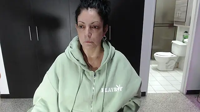 Snapshot of mijal_queen chatting on 13, 11, 2025 mijal queen online show from 13, 11, 2025