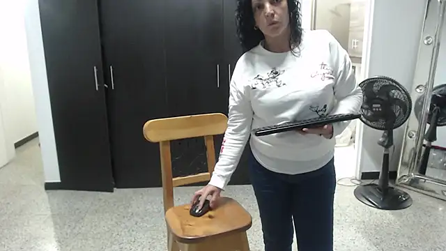 Snapshot of mijal_queen chatting on 5, 3, 2025 mijal queen online show from 5, 3, 2025