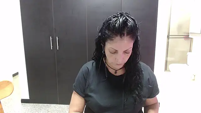 Snapshot of mijal_queen chatting on 22, 10, 2025 mijal queen online show from 22, 10, 2025