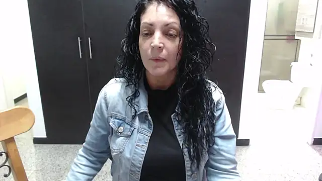 Snapshot of mijal_queen chatting on 30, 10, 2025 mijal queen online show from 30, 10, 2025