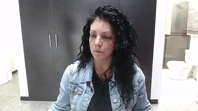 Snapshot of mijal_queen chatting on 21, 11, 2025 mijal queen online show from 21, 11, 2025