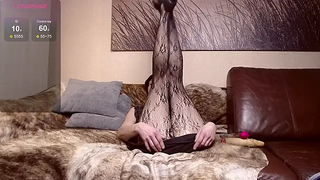 Snapshot of ElizabethLong chatting on 2, 2, 2026 ElizabethLong online show from 2, 2, 2026