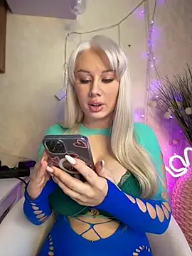 LaraHollywood online show from 14, 3, 2026