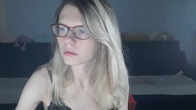 Snapshot of night_is_dark chatting on 7, 6, 2026 night is dark online show from 7, 6, 2026