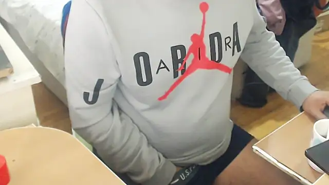 Snapshot of LiONTURK chatting on 4, 10, 2025 LiONTURK online show from 4, 10, 2025