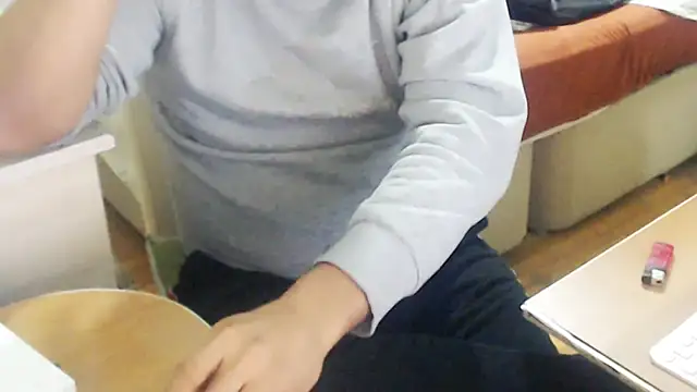 Snapshot of LiONTURK chatting on 7, 10, 2025 LiONTURK online show from 7, 10, 2025