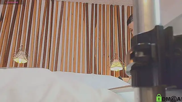 valerie lya online show from 12, 4, 2026