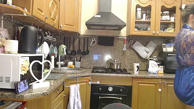 LizaCakes online show from 24, 9, 2025