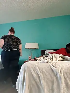 Oowwwii online show from 8, 11, 2025