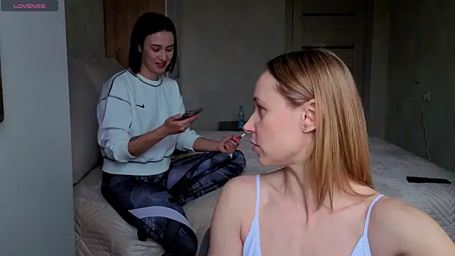 sweeetgirls2021 online show from 19, 4, 2026