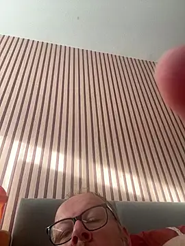 Snapshot of misterfield chatting on 24, 6, 2026 misterfield online show from 24, 6, 2026