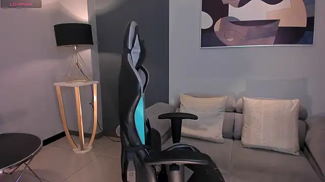 EllaClark online show from 11, 10, 2025