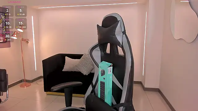 EllaClark online show from 12, 11, 2025