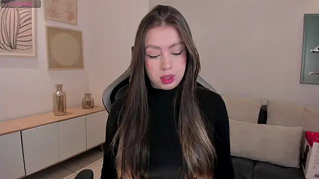 EllaClark online show from 17, 10, 2025