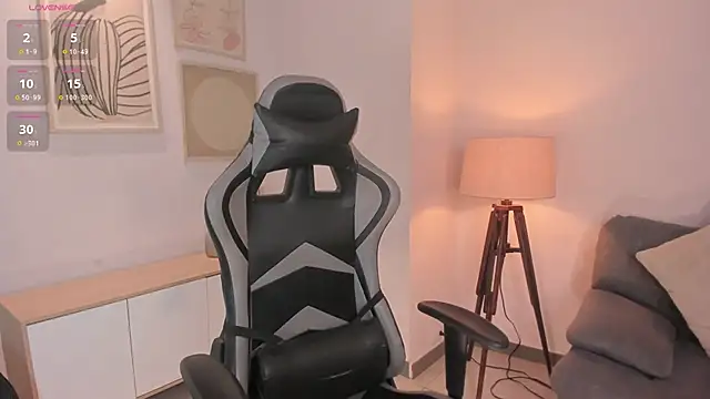 EllaClark online show from 2, 10, 2025