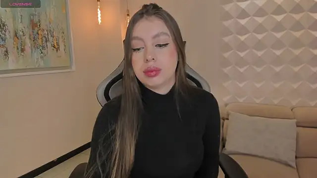 EllaClark online show from 4, 10, 2025