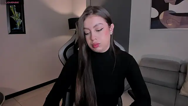 EllaClark online show from 29, 9, 2025