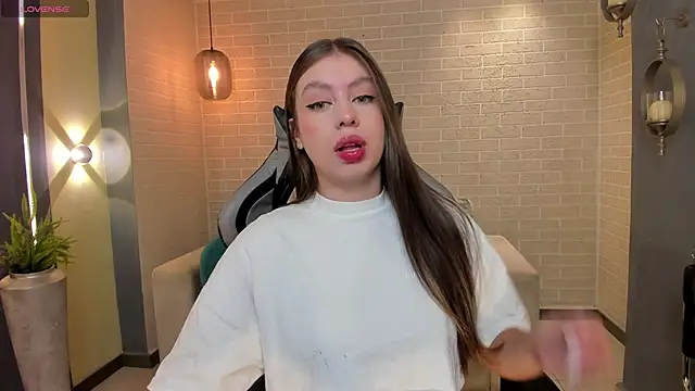 EllaClark online show from 7, 11, 2025